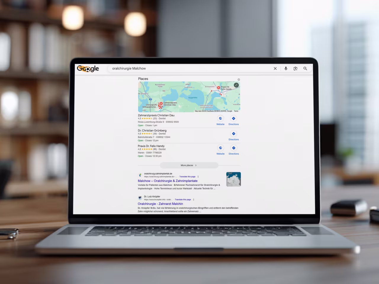 Local SEO Ergebnisse - Google Maps und Suchergebnisse für Oralchirurgie Malchow mit Dr. Felix Handy