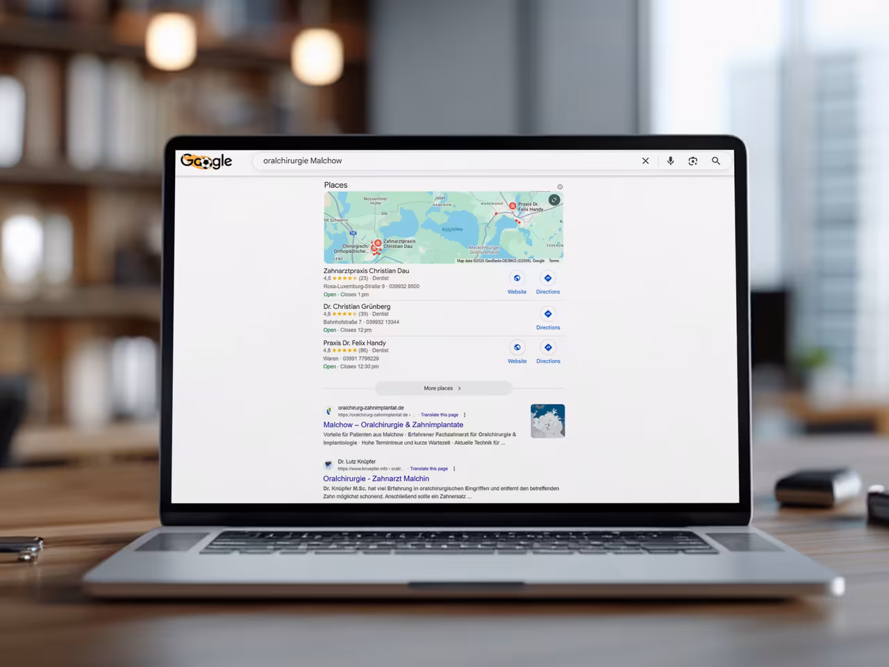 Local SEO Ergebnisse - Google Maps und Suchergebnisse für Oralchirurgie Malchow mit Dr. Felix Handy